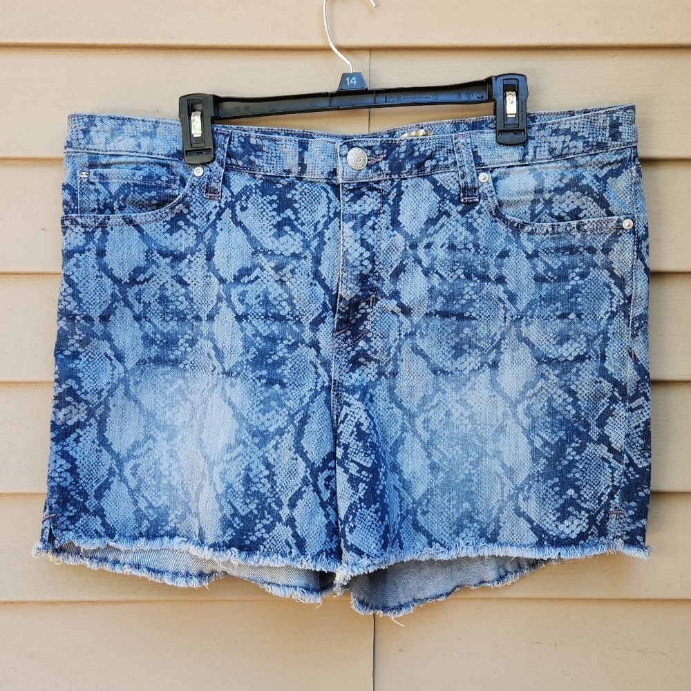 Seven7 Weekend Denim Shorts Python Indigo Snakesk… - image 3